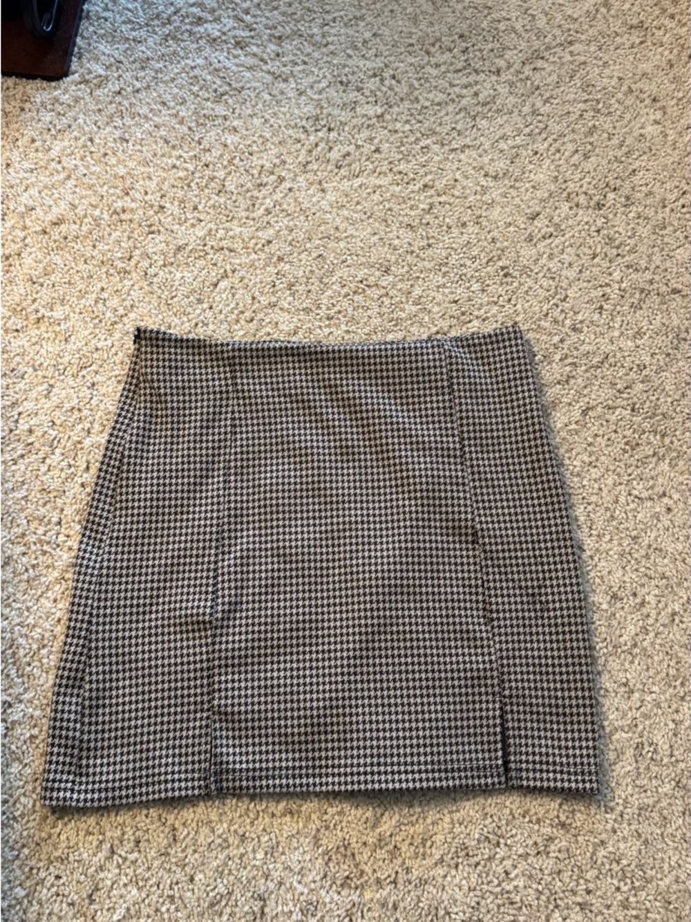 Classic Houndstooth Mini Skirt in Brown